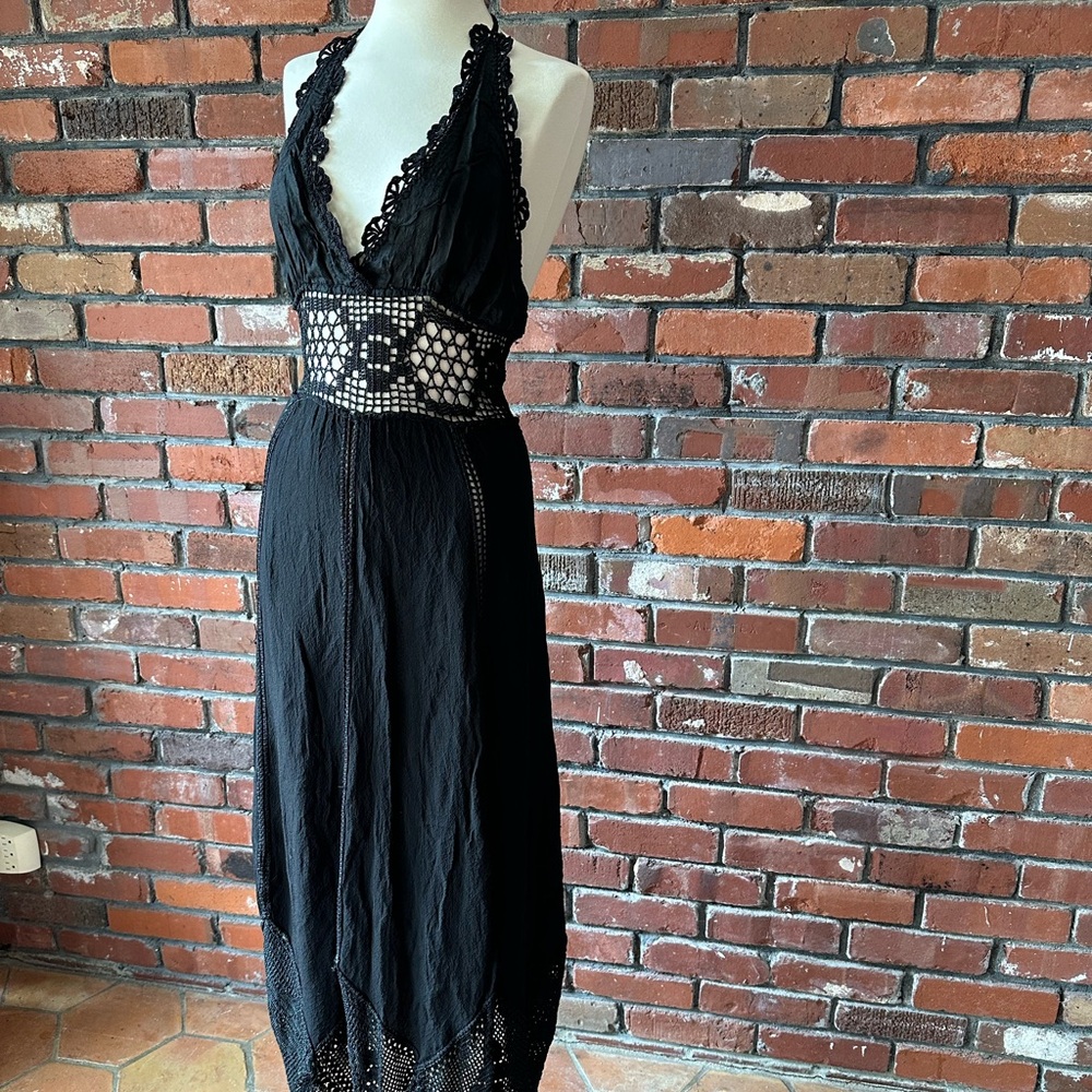 SOLD Vintage 1970’s crochet dress